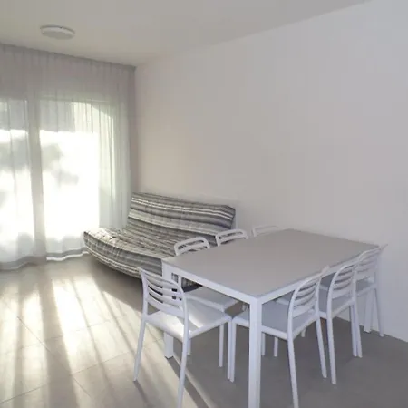 דירה Modern One-bedroom Flat In A New